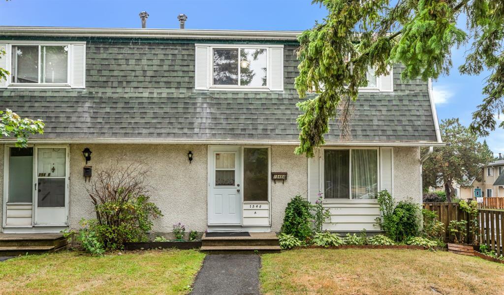 Front exterior of 1548 Beaverpond Drive Unit 107, Ottawa