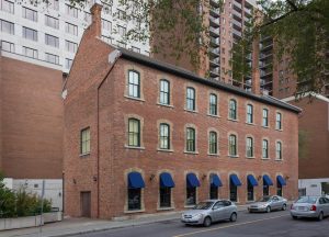 A red brick apartment building in Sandy Hill, Ottawa